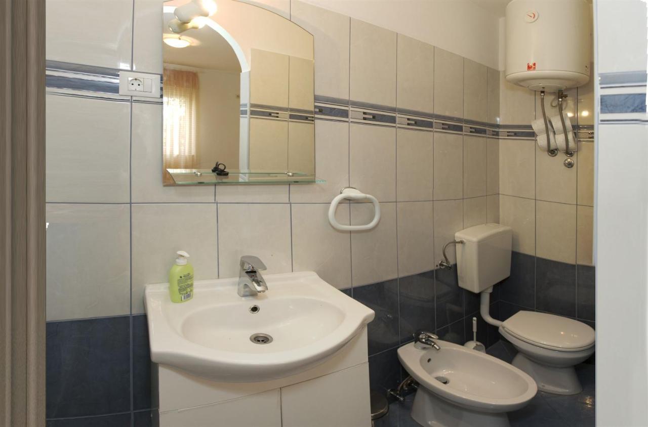 Apartments Gudelj Trogir Exterior foto